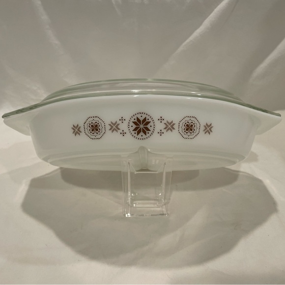 Pyrex Other - Vintage Pyrex “Town & Country” Divided Baking Dish w Lid.
